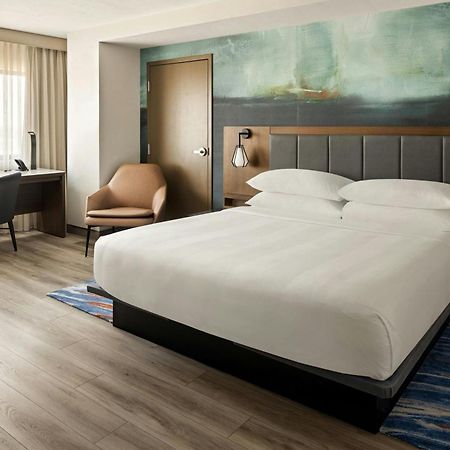 Oshkosh Marriott Waterfront Hotel & Convention Center Extérieur photo