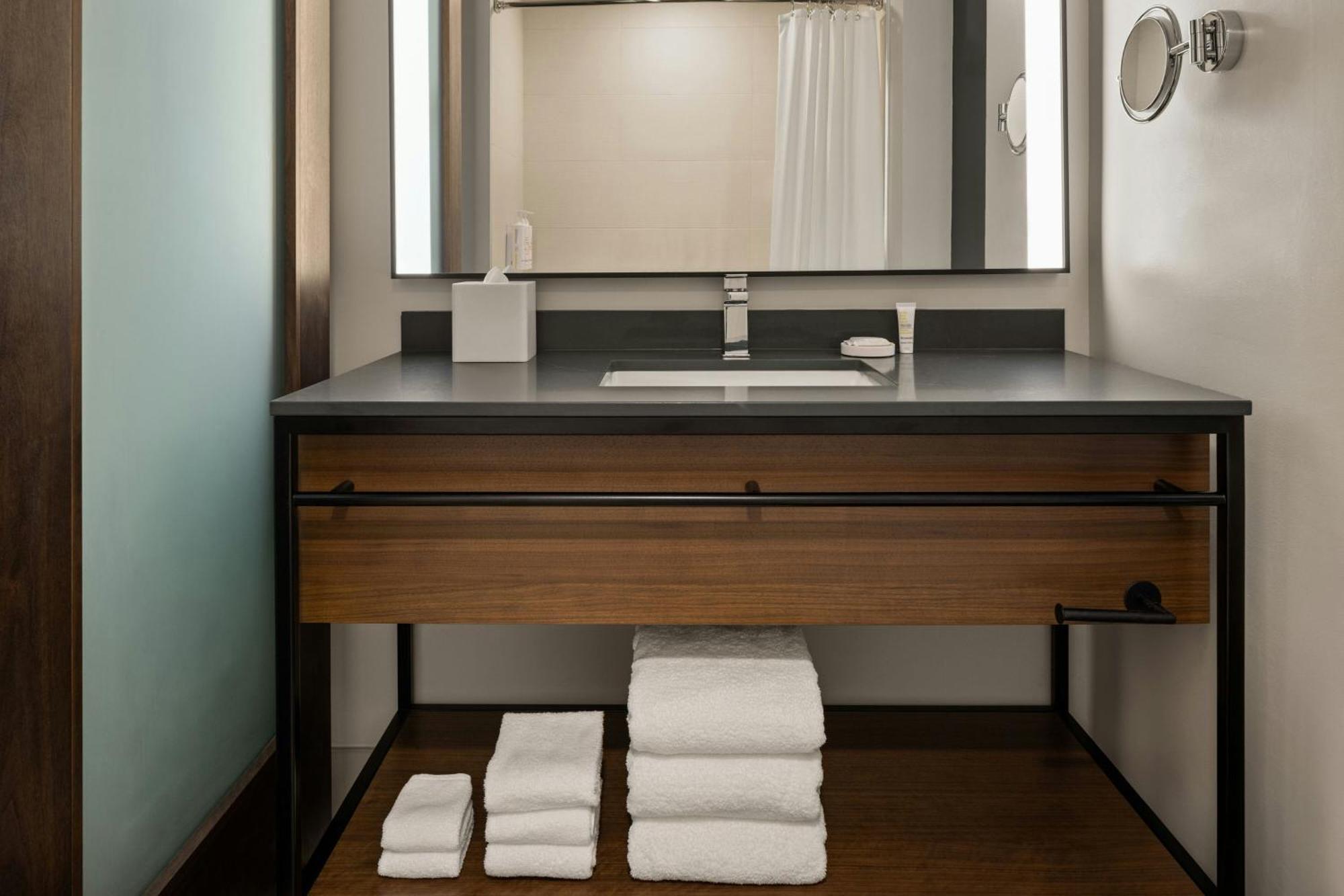 Oshkosh Marriott Waterfront Hotel & Convention Center Extérieur photo