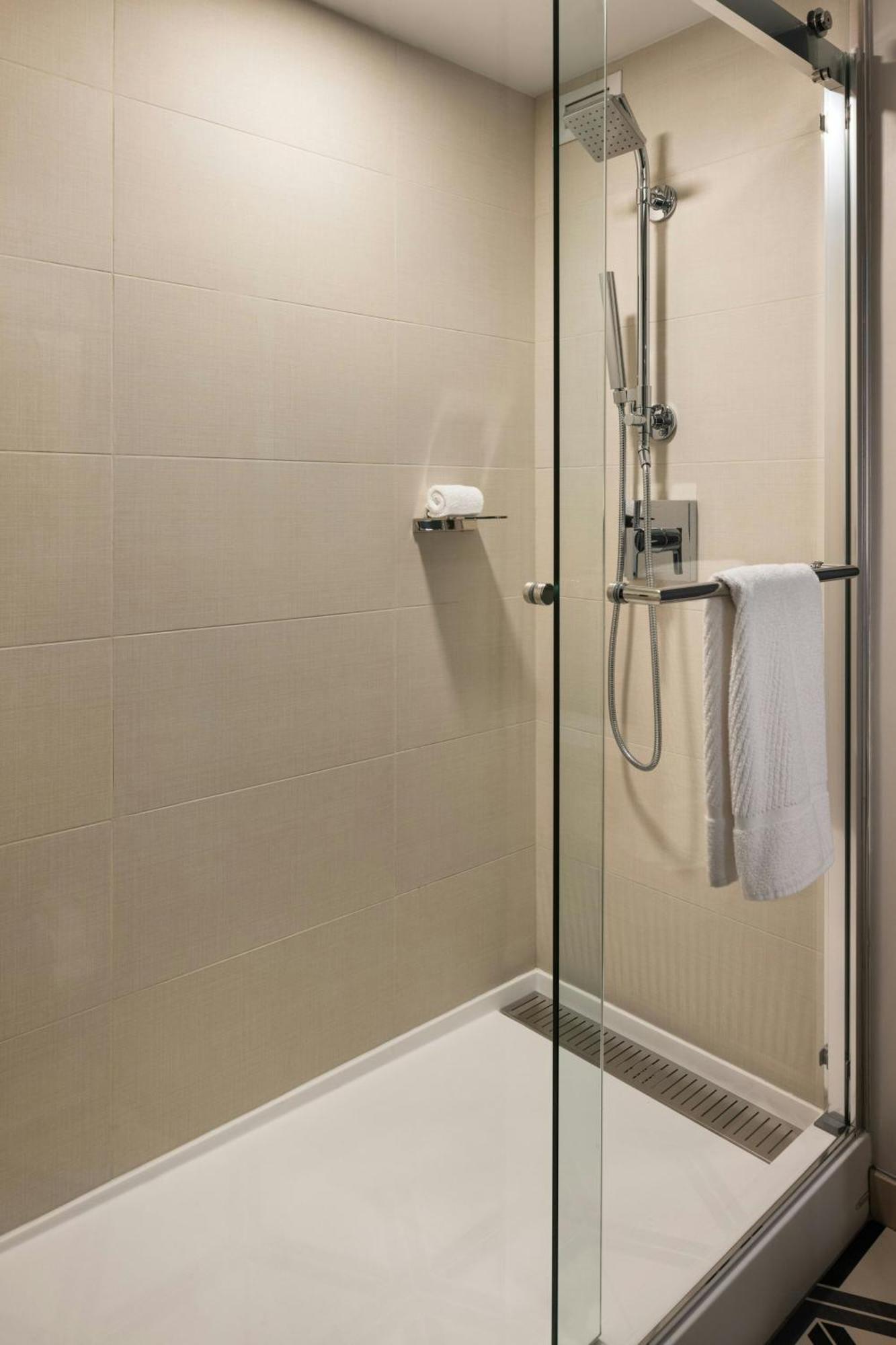 Oshkosh Marriott Waterfront Hotel & Convention Center Extérieur photo