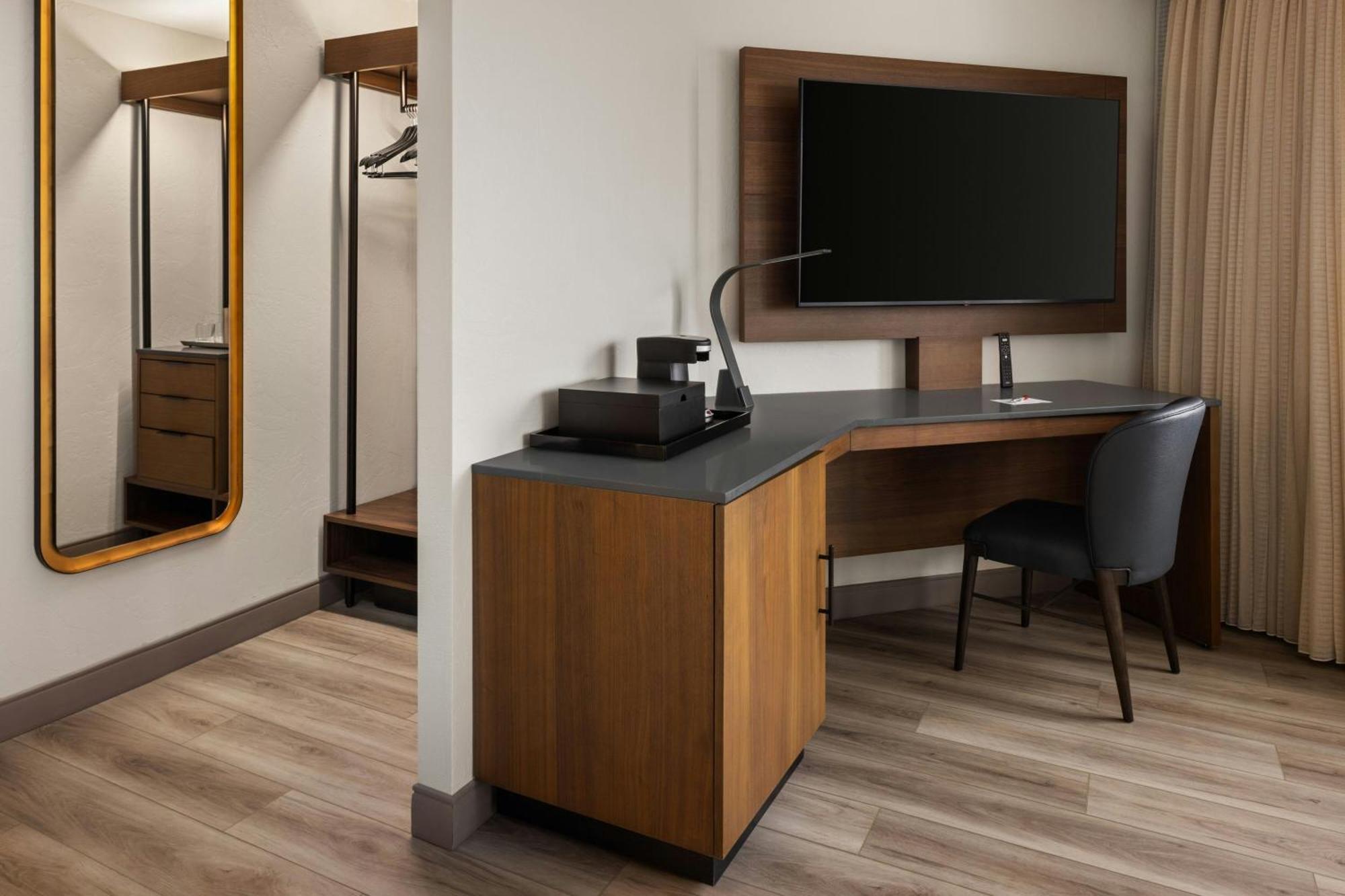 Oshkosh Marriott Waterfront Hotel & Convention Center Extérieur photo