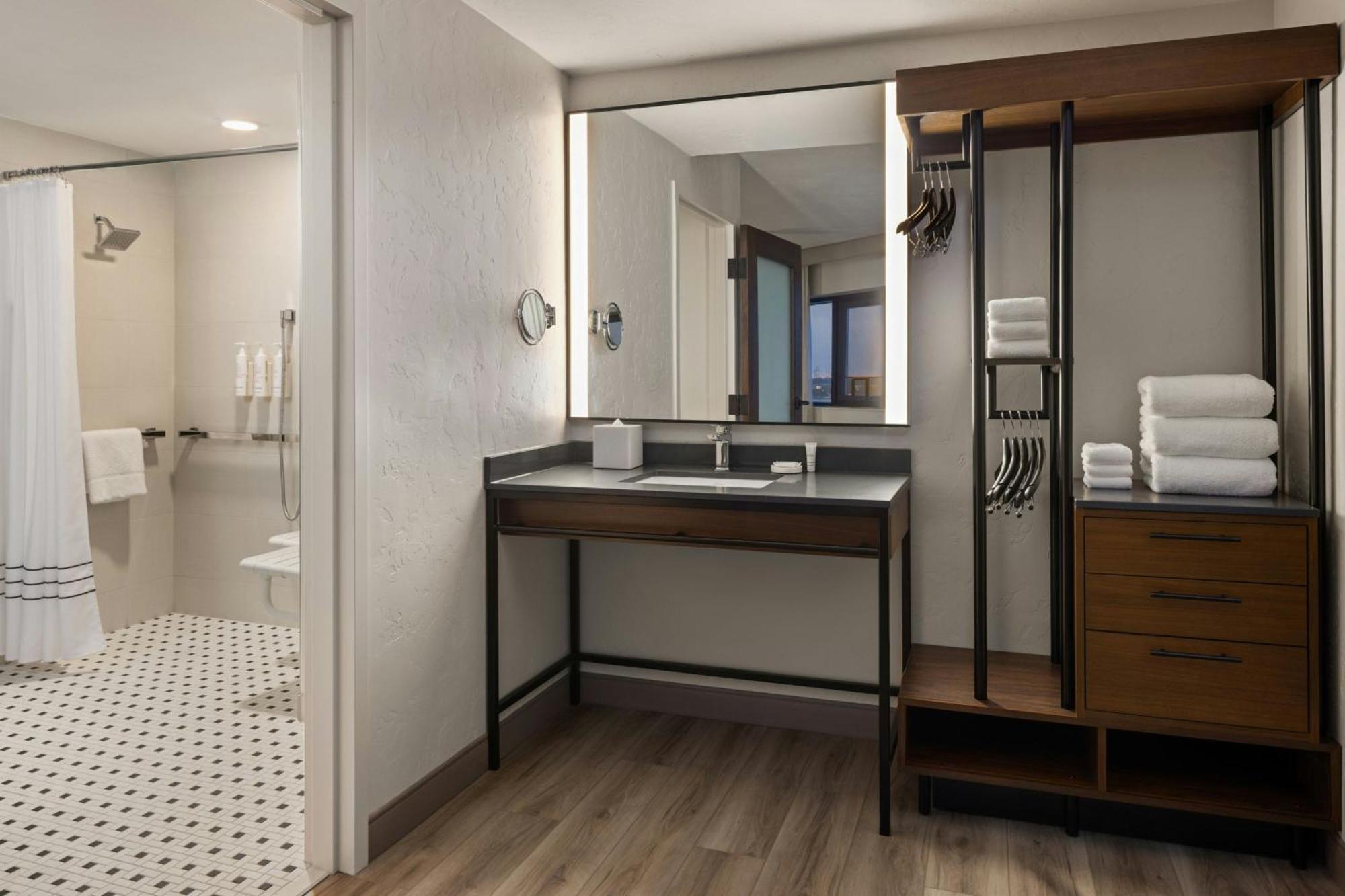 Oshkosh Marriott Waterfront Hotel & Convention Center Extérieur photo